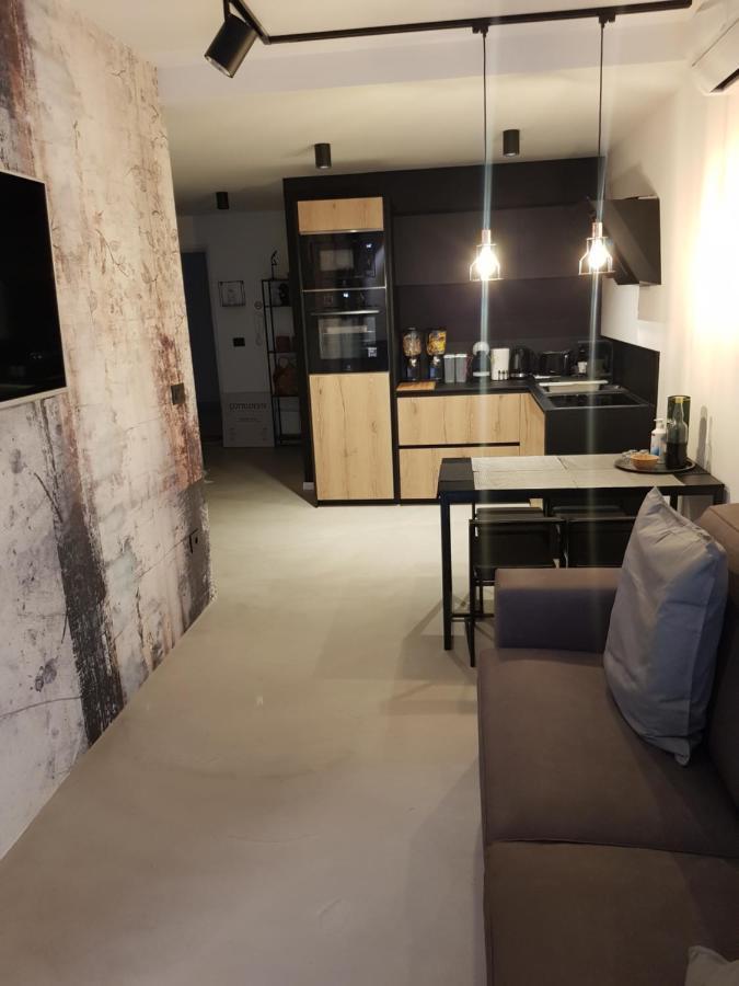 Apartman Vip, With Free Garage Parking Pula Extérieur photo