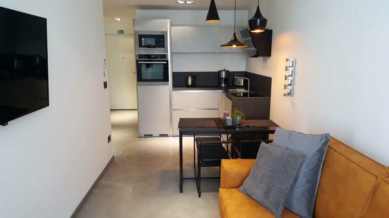 Apartman Vip, With Free Garage Parking Pula Extérieur photo