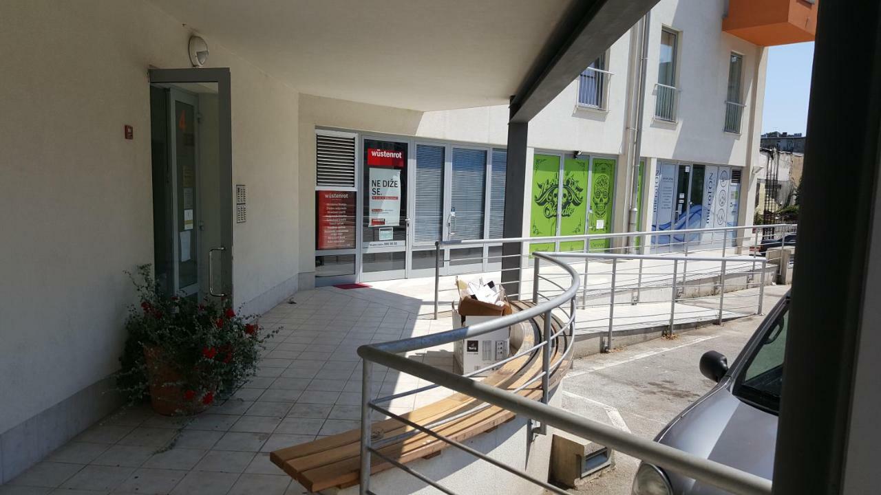 Apartman Vip, With Free Garage Parking Pula Extérieur photo