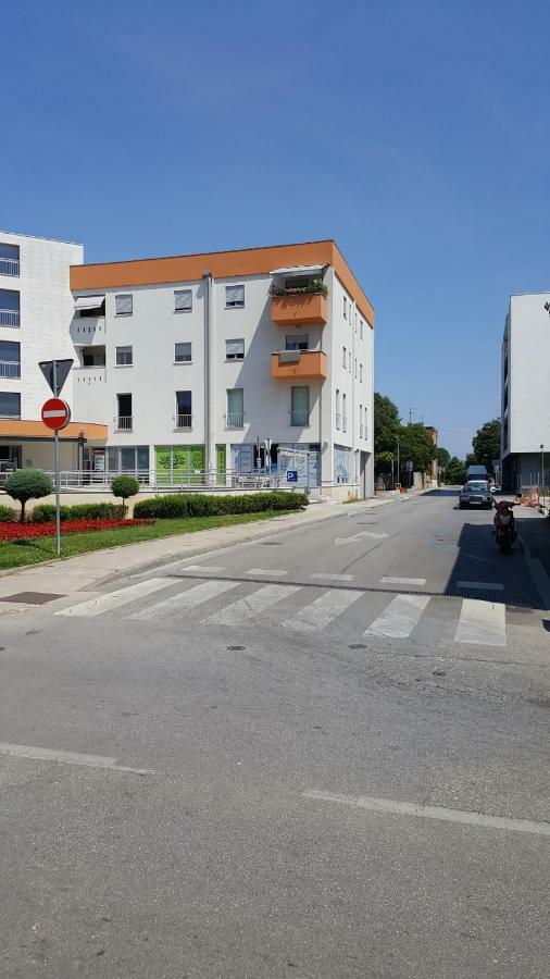 Apartman Vip, With Free Garage Parking Pula Extérieur photo