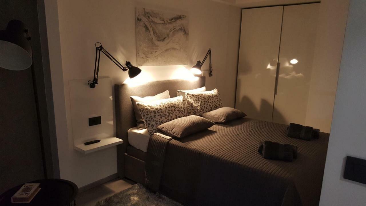 Apartman Vip, With Free Garage Parking Pula Extérieur photo