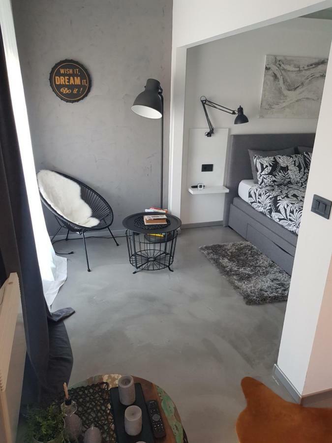 Apartman Vip, With Free Garage Parking Pula Extérieur photo